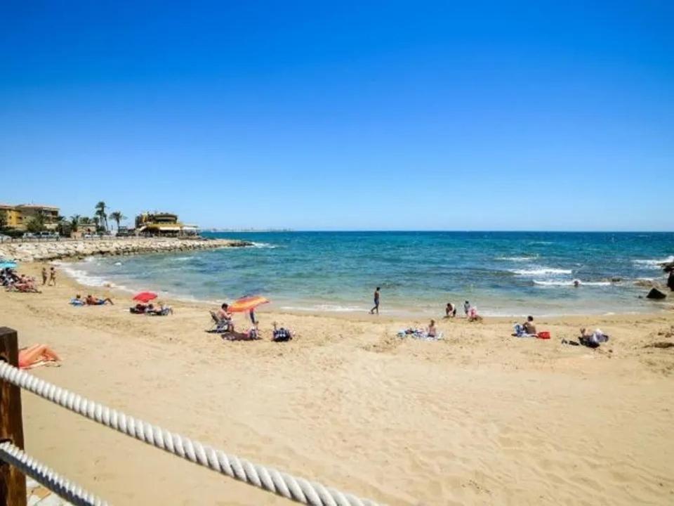 Apartment Deluxe Clara Sea Senses Torrevieja Kültér fotó